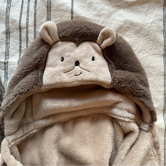 2 HB brand hooded monkey blankets - Picture 2 of 3